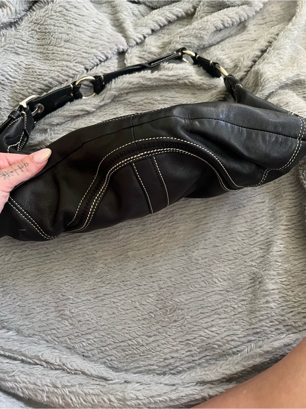 Coach Black Leather Hobo Bag with Contrast Stitching - Picture 5 of 9